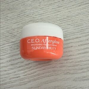$5/$25 Beauty Bundle
Sunday Riley C.E.O. Afterglow Brightening Cream